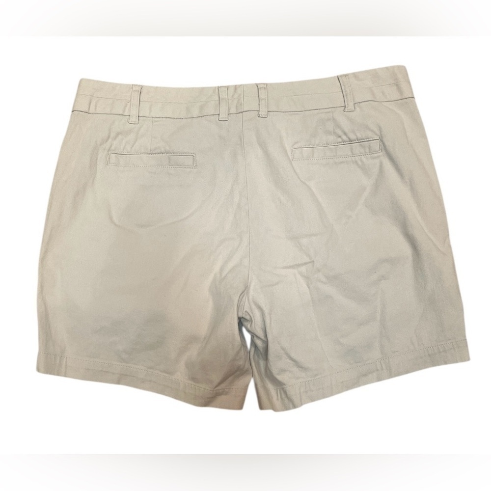 LAND’ N SEA -Tan Cargo Shorts with Classic Design - Picture 4 of 4